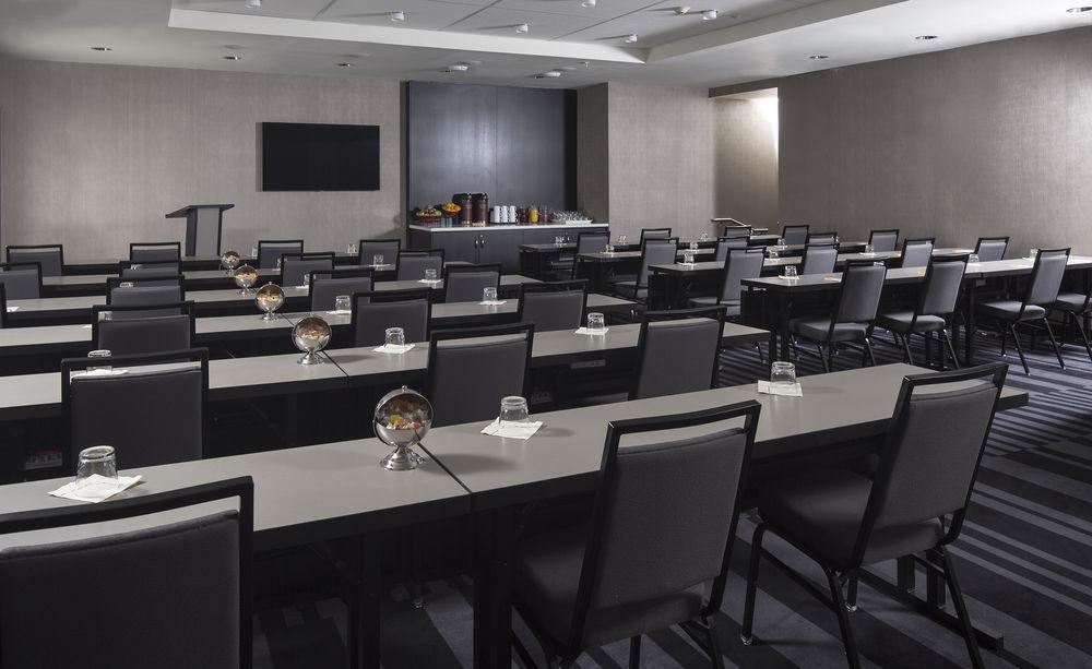 Courtyard By Marriott New York Manhattan/Central Park Exterior photo