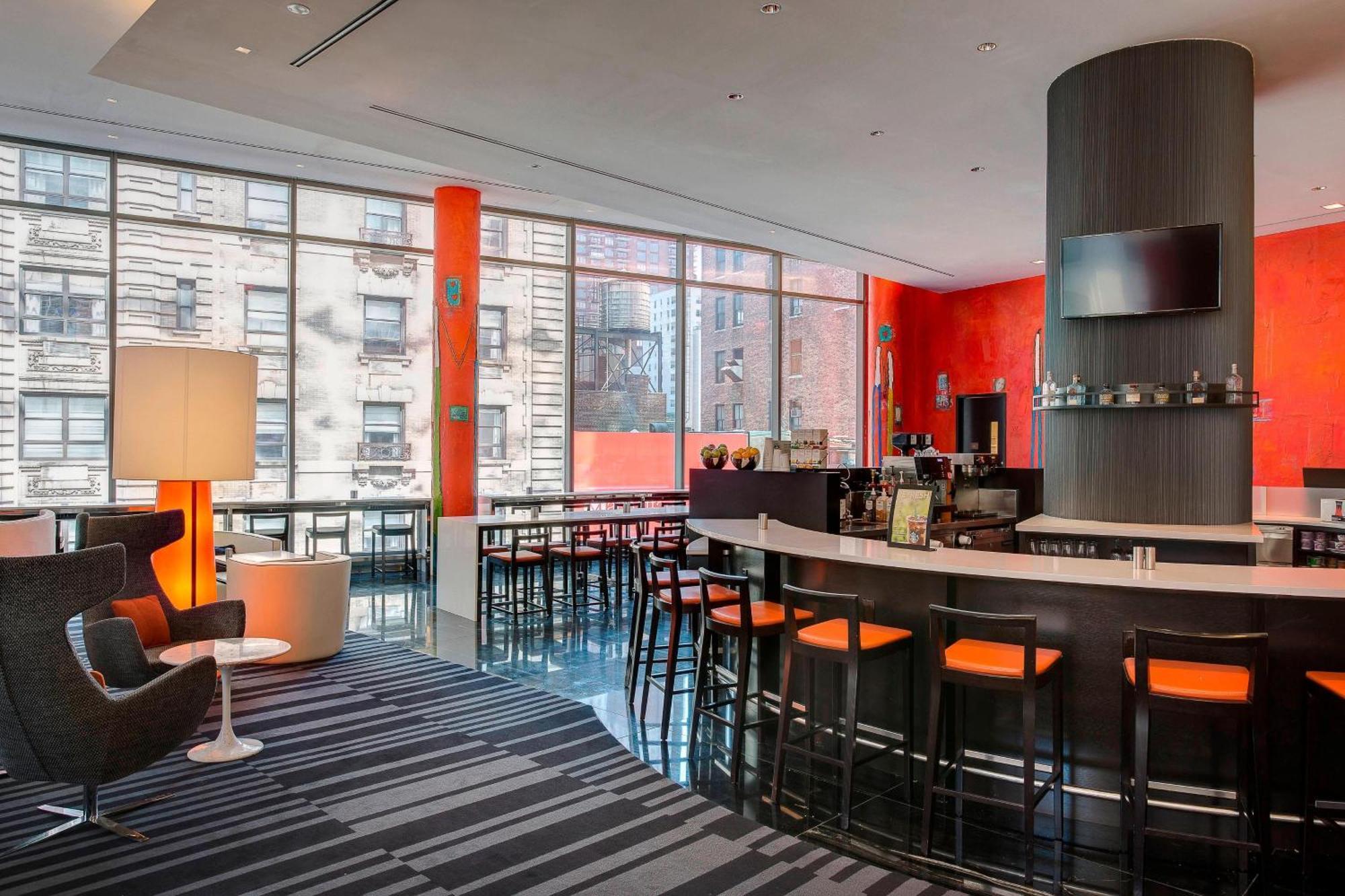 Courtyard By Marriott New York Manhattan/Central Park Exterior photo