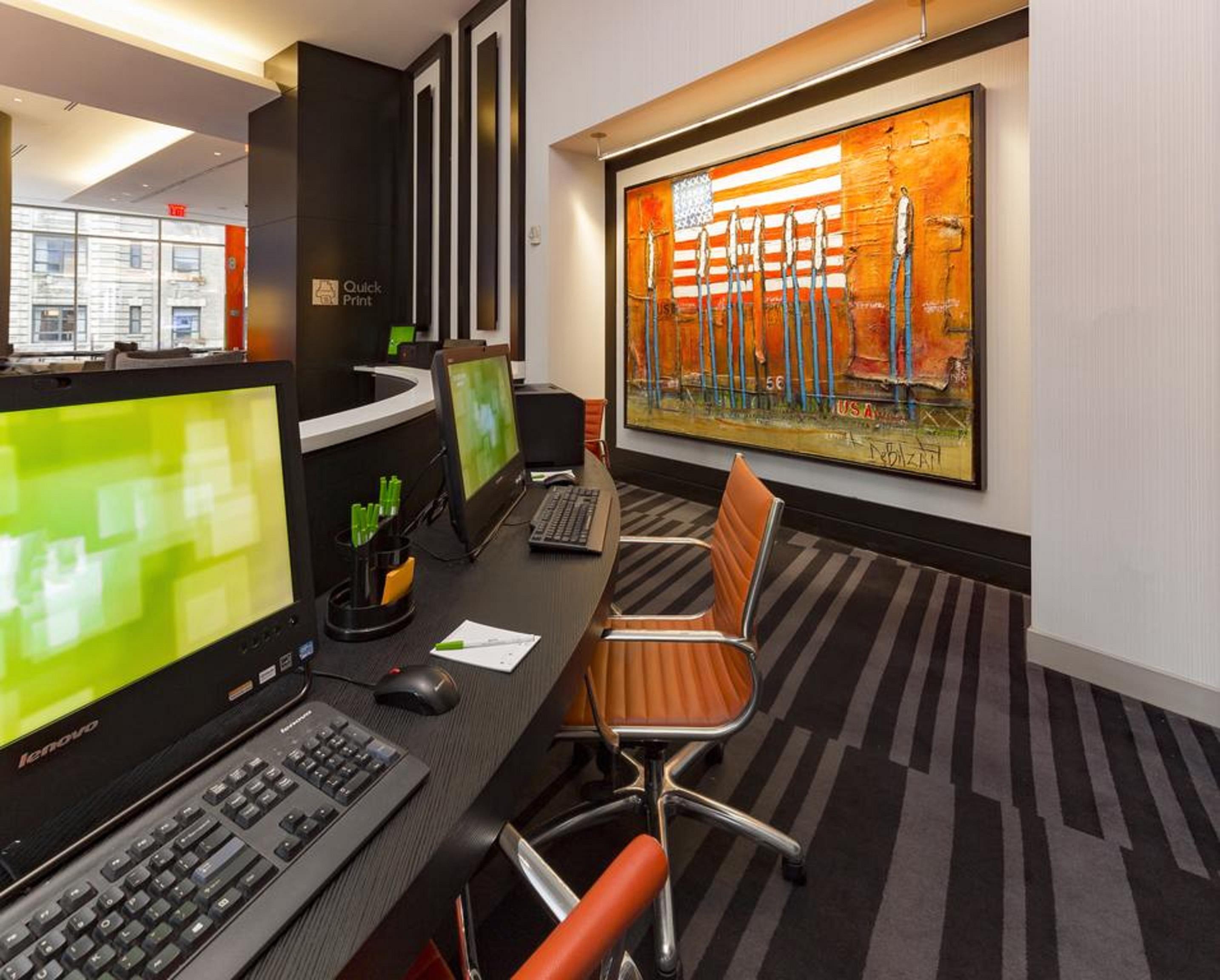 Courtyard By Marriott New York Manhattan/Central Park Exterior photo