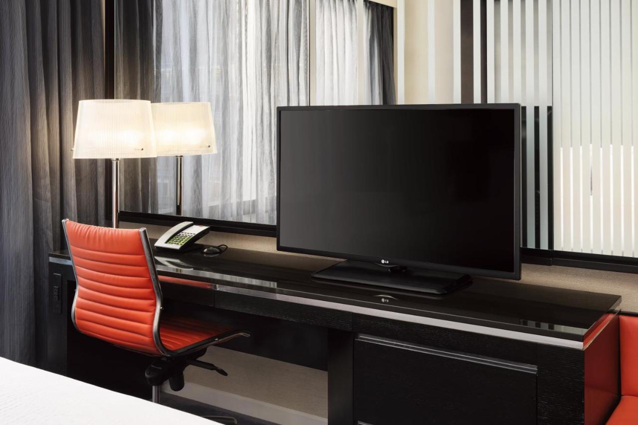 Courtyard By Marriott New York Manhattan/Central Park Exterior photo