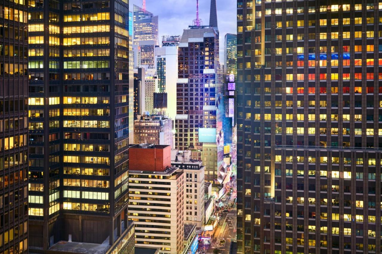 Courtyard By Marriott New York Manhattan/Central Park Exterior photo