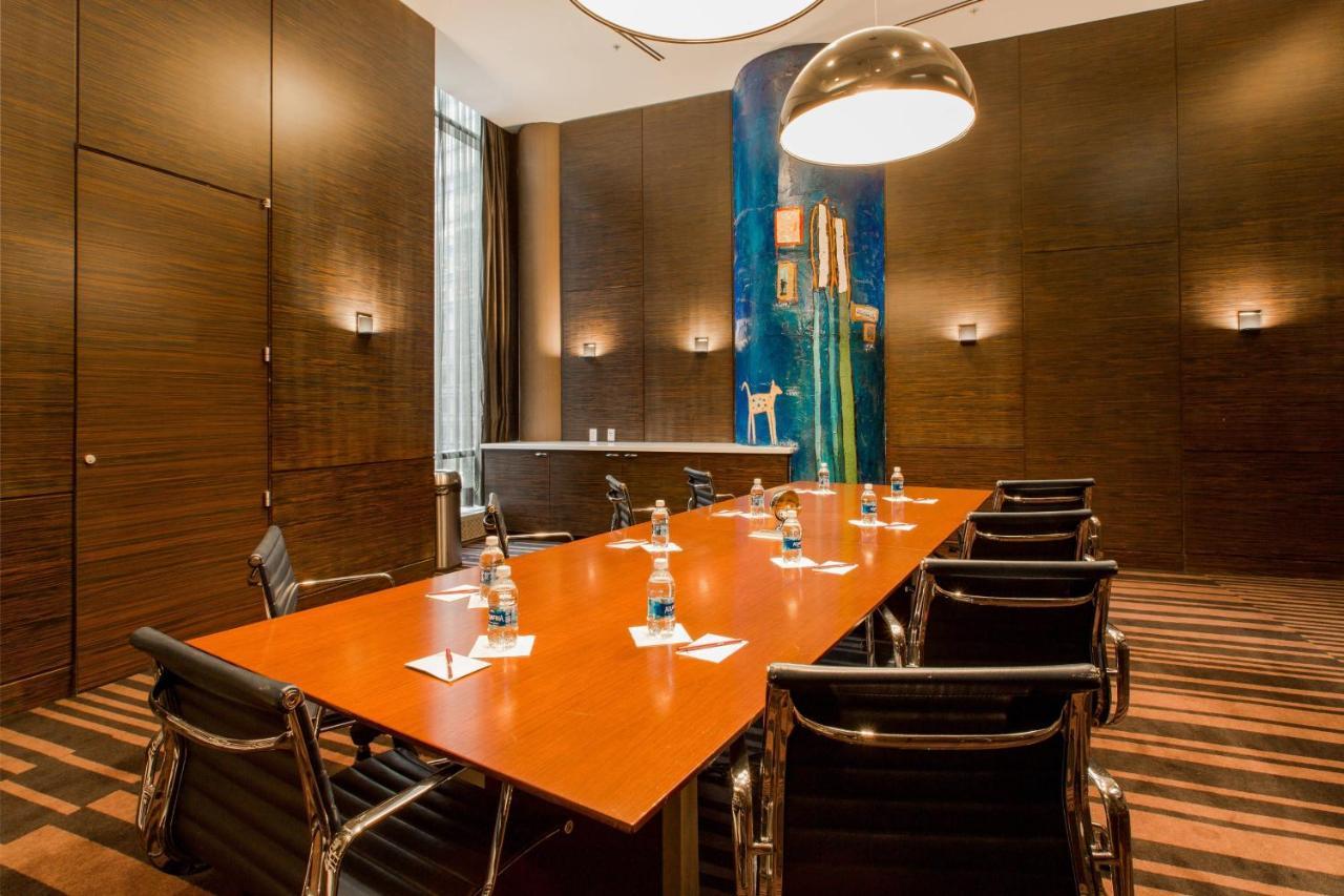 Courtyard By Marriott New York Manhattan/Central Park Exterior photo