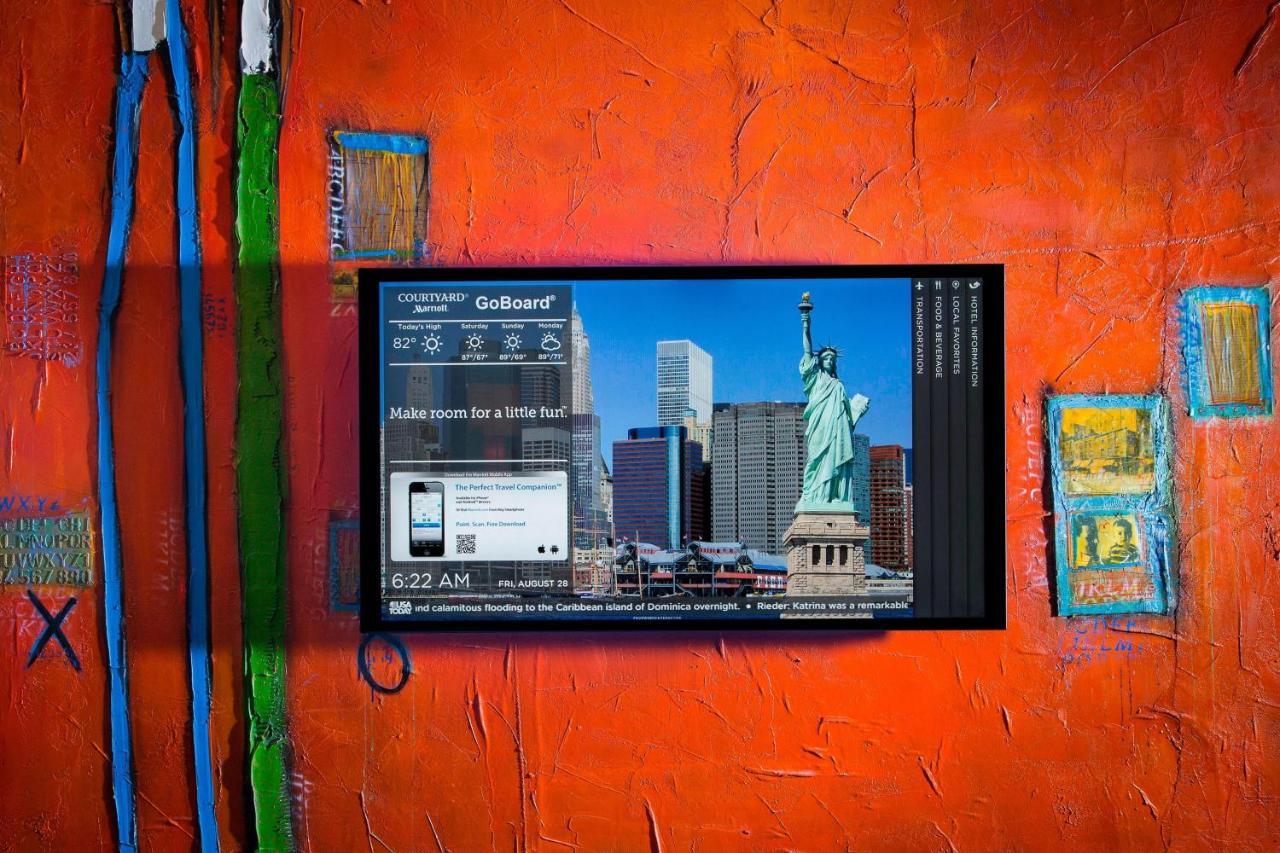 Courtyard By Marriott New York Manhattan/Central Park Exterior photo