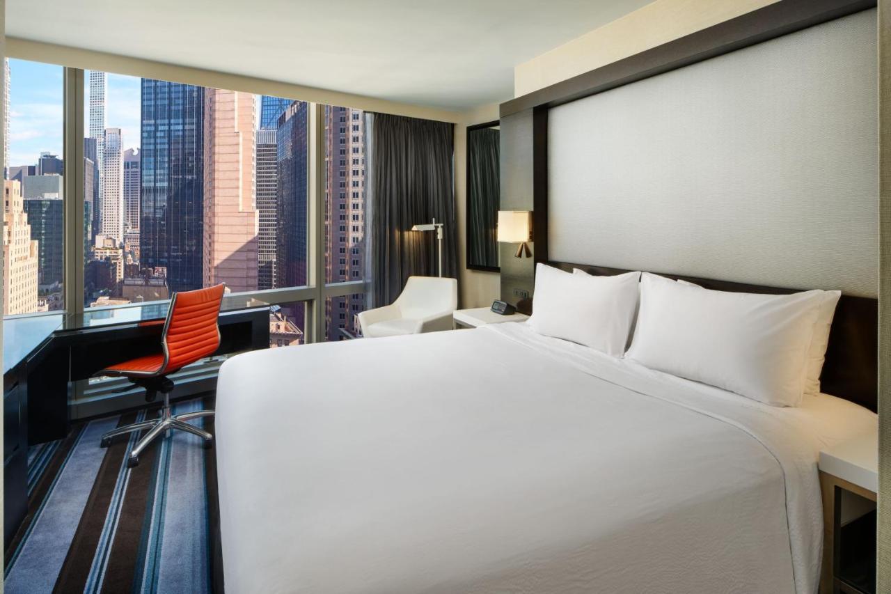Courtyard By Marriott New York Manhattan/Central Park Exterior photo