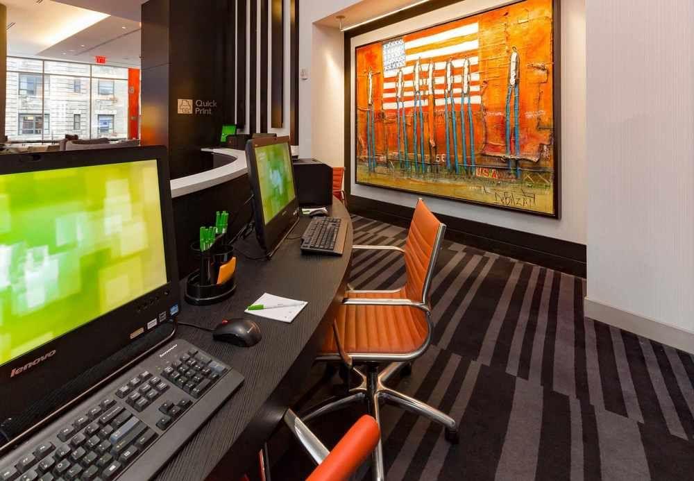 Courtyard By Marriott New York Manhattan/Central Park Exterior photo