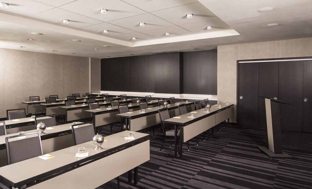 Courtyard By Marriott New York Manhattan/Central Park Exterior photo