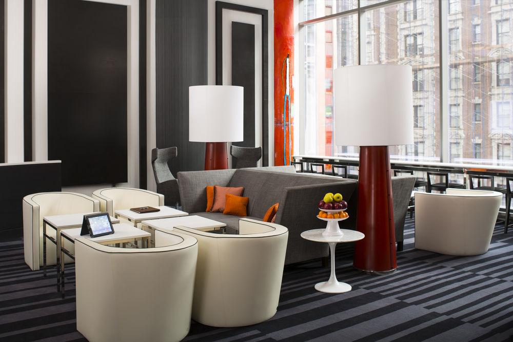 Courtyard By Marriott New York Manhattan/Central Park Exterior photo