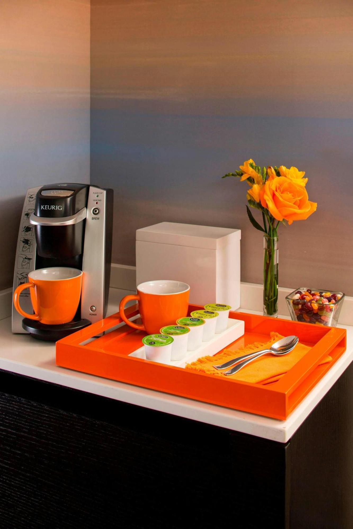 Courtyard By Marriott New York Manhattan/Central Park Exterior photo