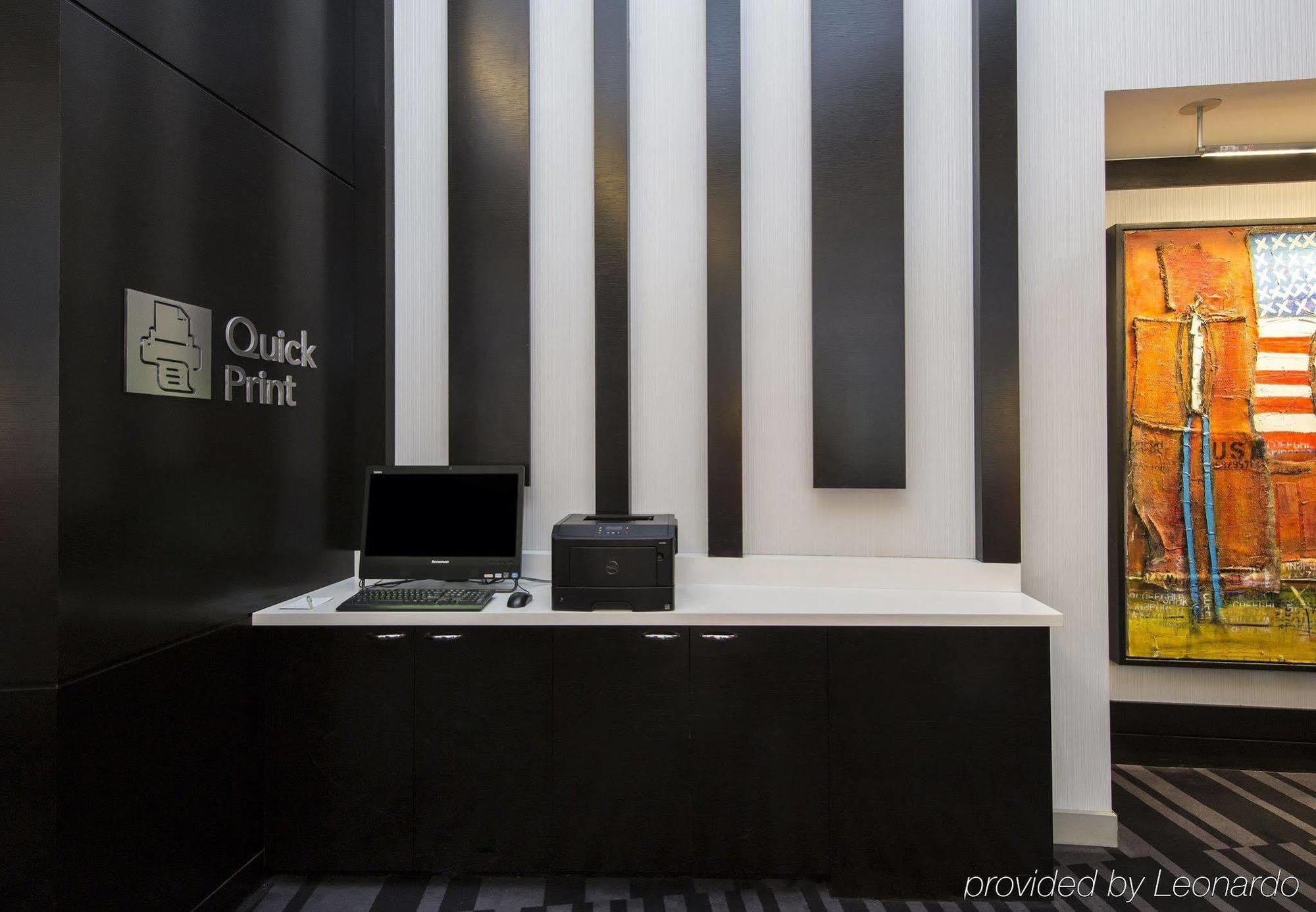 Courtyard By Marriott New York Manhattan/Central Park Exterior photo