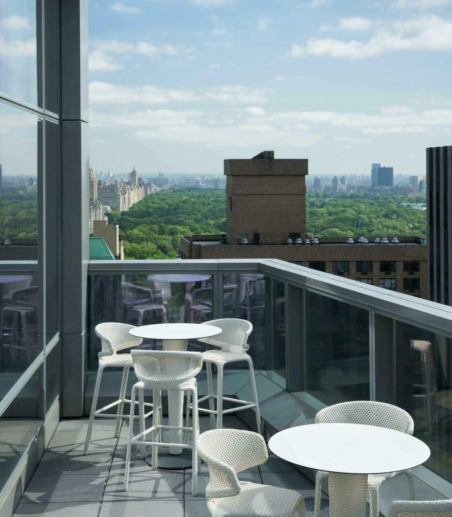 Courtyard By Marriott New York Manhattan/Central Park Exterior photo